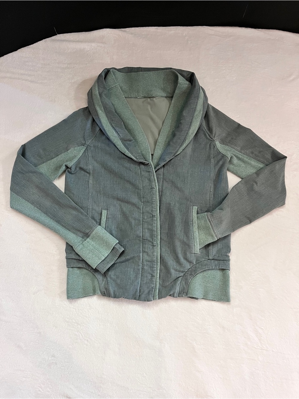 Vintage lululemon To Class Sage Green Hooded Bomber Jacket